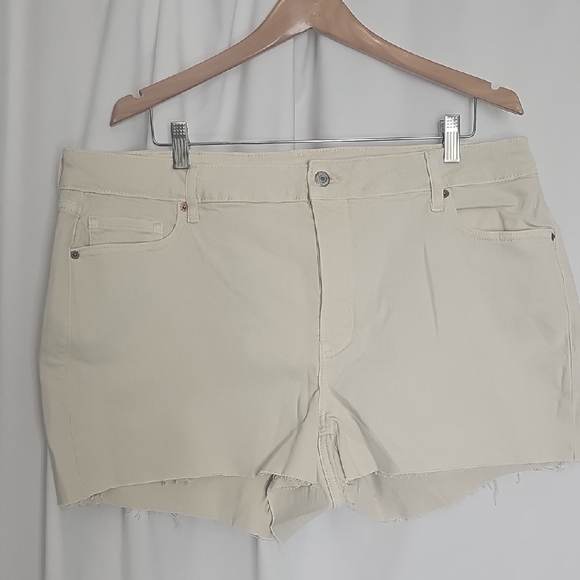 Old Navy Pants - Old Navy Khaki Jean Shorts
